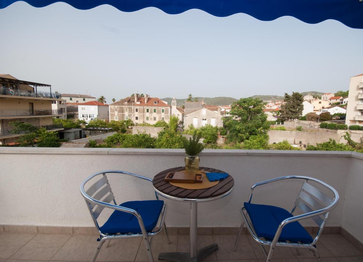 Apartments Dilk Vis Exterior foto