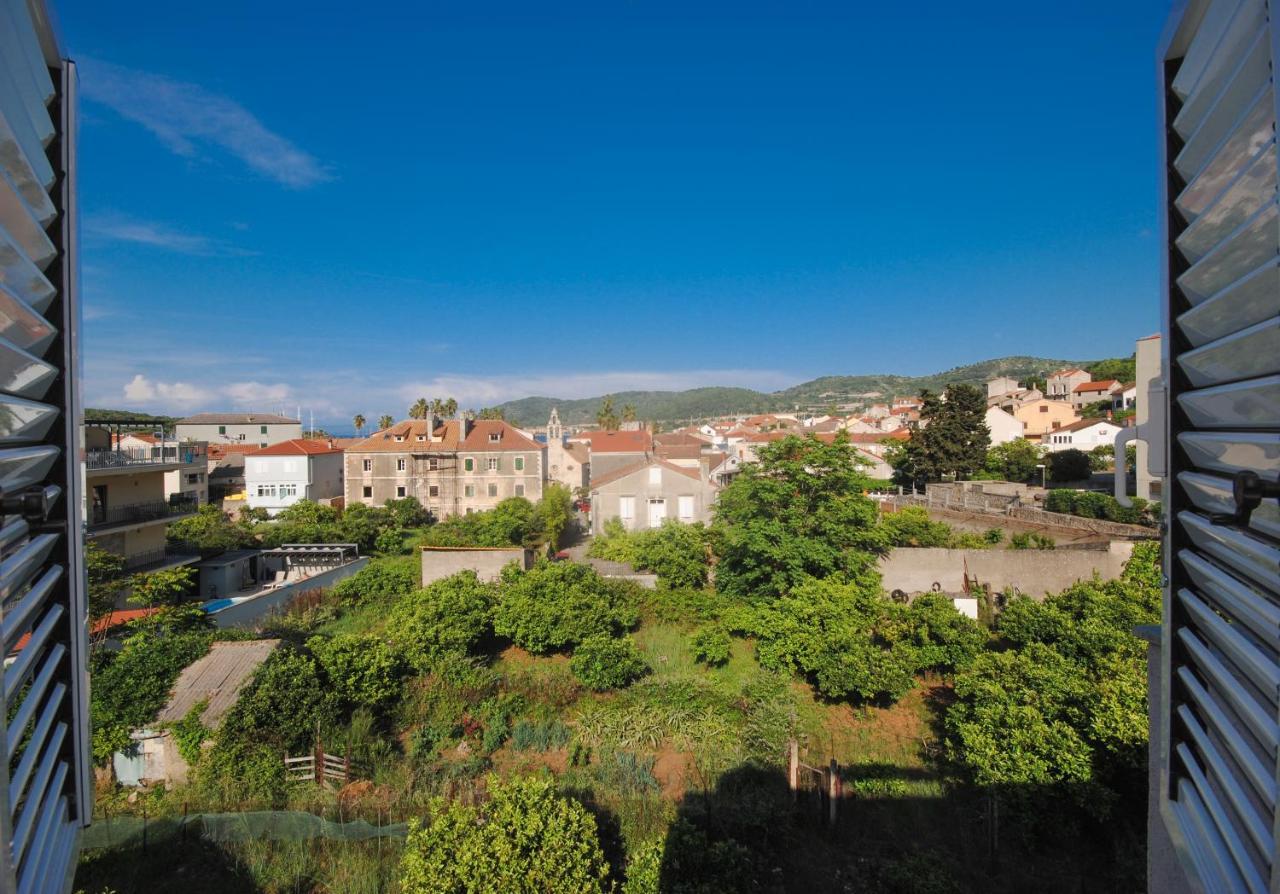 Apartments Dilk Vis Exterior foto